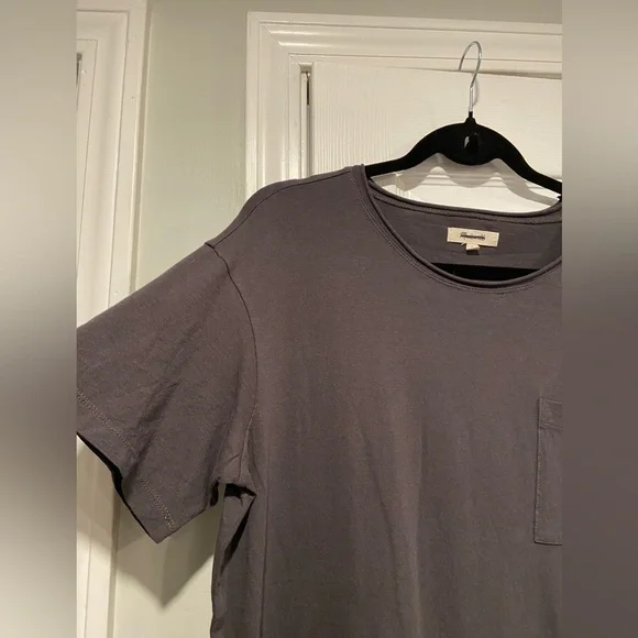 NWOT Madewell Size XS Charcoal Gray Short Sleeve Crew Split Hem Pocket Tee Shirt - Picture 4 of 11